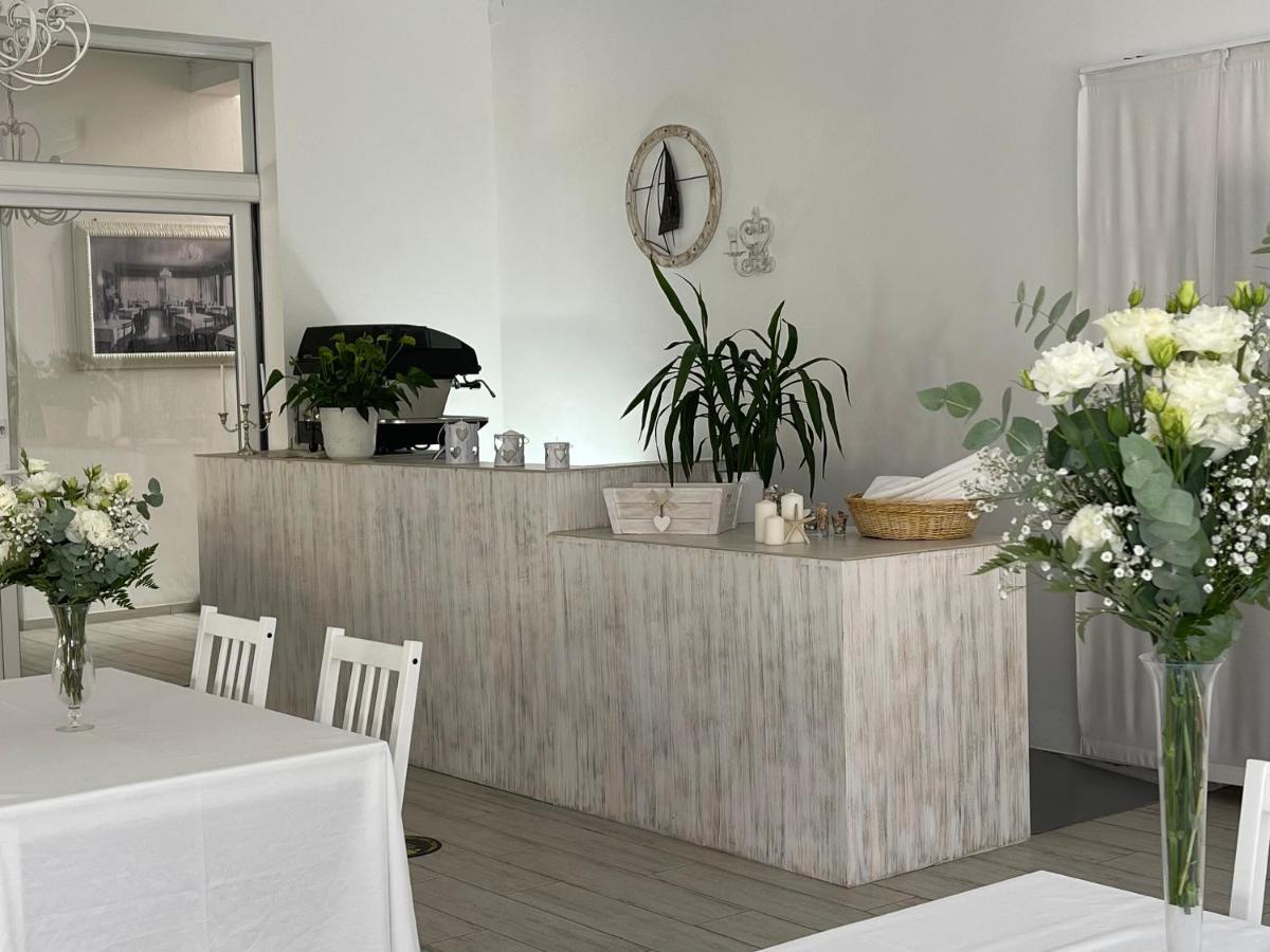 Garni Stella Marina Hotell Cervia Exteriör bild